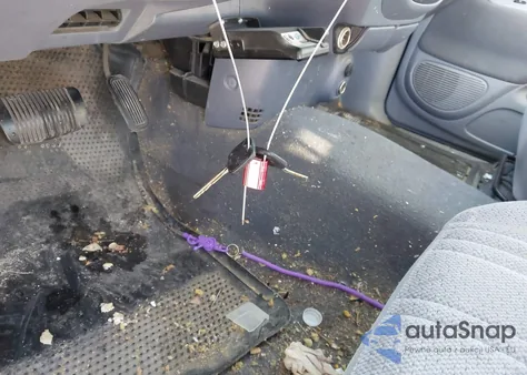 2002 Toyota Tundra Sr5 V8 from USA, damaged, VIN 5TBKT44122S324439